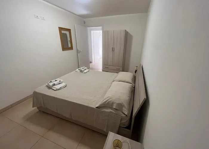 Appartamenti Torre Lapillo Tatil Evi *